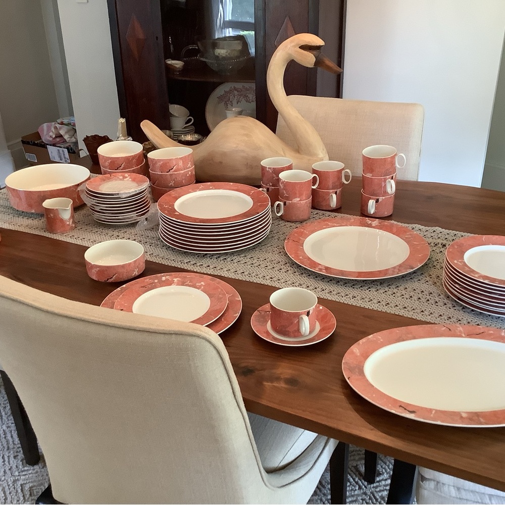 Villeroy and Boch assorted dinner pieces priced individually